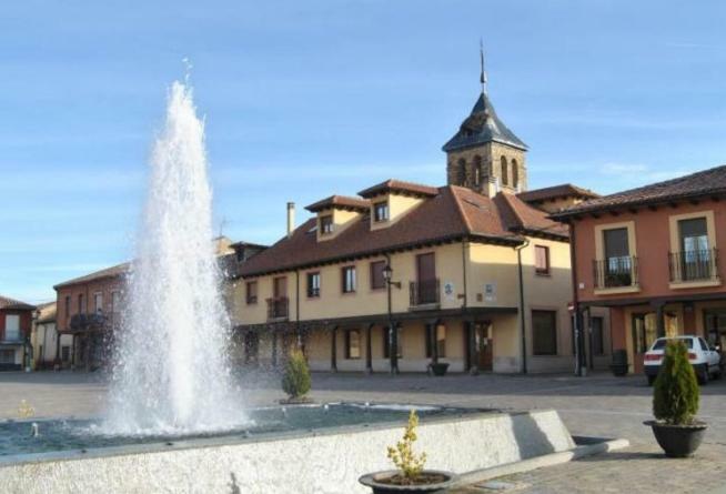 Mencia Villa Mansilla de las Mulas Exteriör bild
